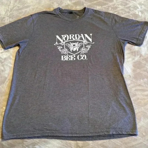 District Short Sleeve Gray Graphic T-Shirt  Norman Bee Co.  Unisex Size Large. - Picture 1 of 6